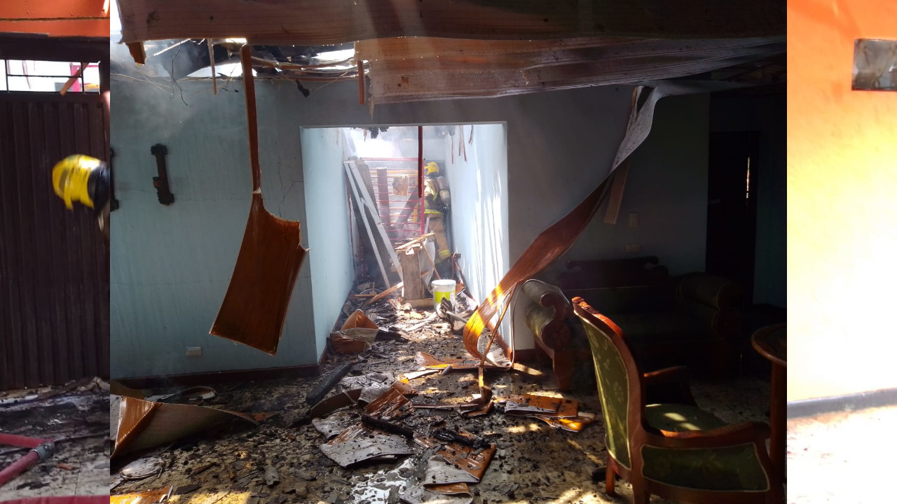 Incendio consumió el techo de una vivienda en el Altos de Los Chorros