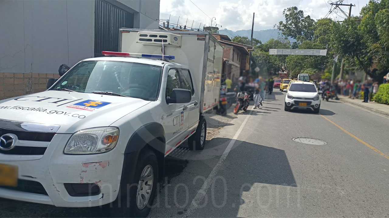 FOTO MINUTO 30: En Bello, un hombre mató a un joven a puñaladas