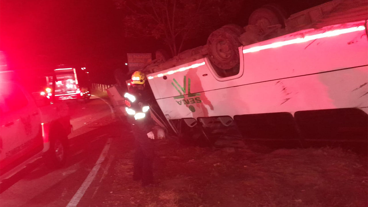 20 personas heridas dejó accidente de un bus del SENA en vía Zipaquirá