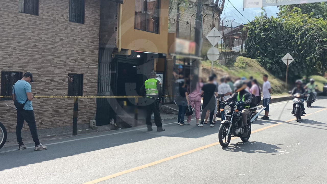 FOTO MINUTO 30: En Bello, un hombre mató a un joven a puñaladas