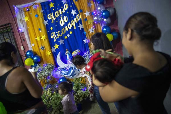 Católicos nicaragüenses celebran tradicional ‘Gritería’ en medio de tensión con Gobierno