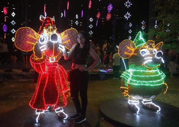 Disney ilumina a Medellín con alumbrado navideño inspirado en sus películas