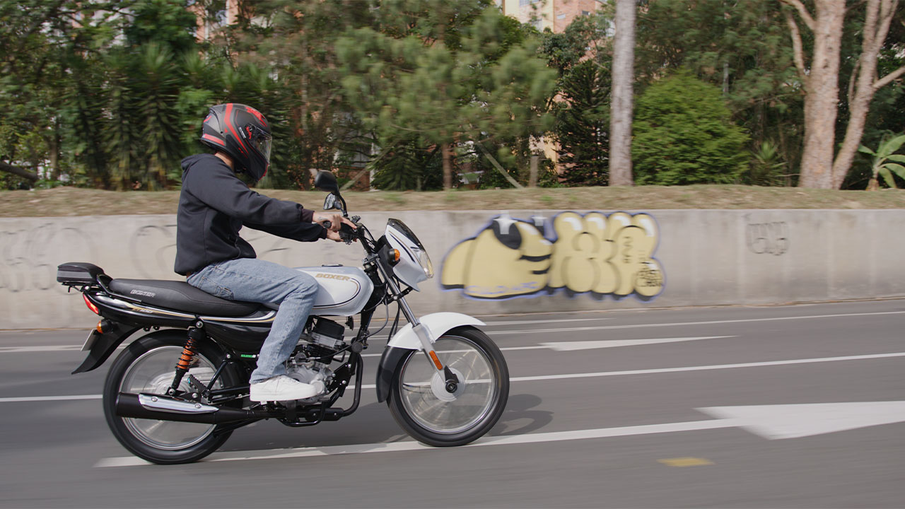 VIDEO Y FOTOS. ‘La propia pa’ ahorrar’ ¿Conoce la moto más vendida y económica en toda la historia de Colombia?
