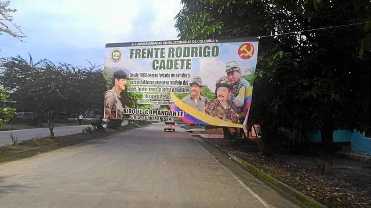 Con vallas, disidencias de 'Iván Mordisco' invitan a unirse a sus filas en Cartagena del Chairá, Caquetá