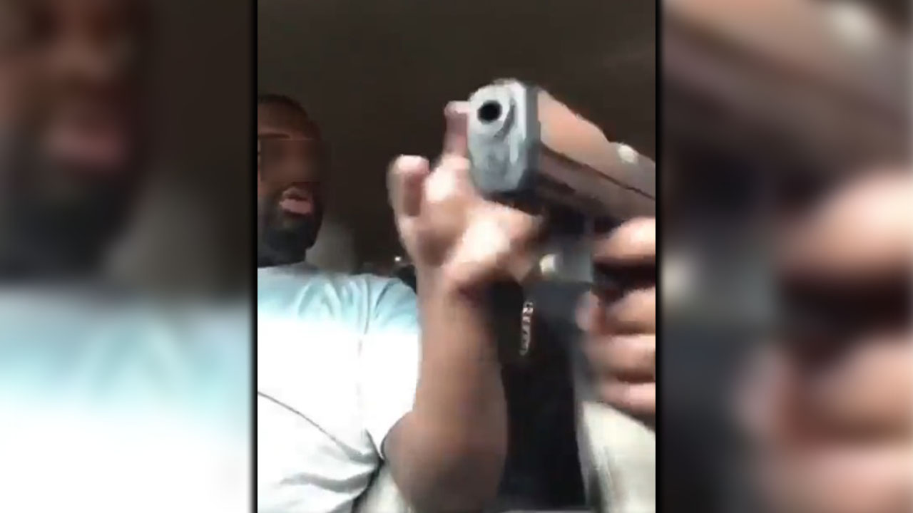 Durante un Facebook Live, una mujer le disparó a su amigo en la cabeza