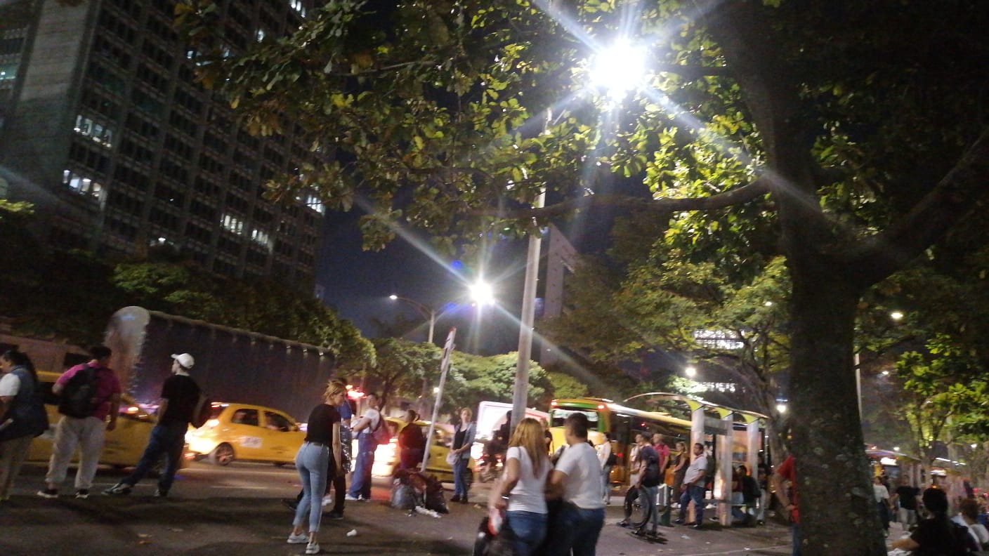 VIDEO. 'Se está quemando El Hueco', incendio estructural en el centro de Medellín