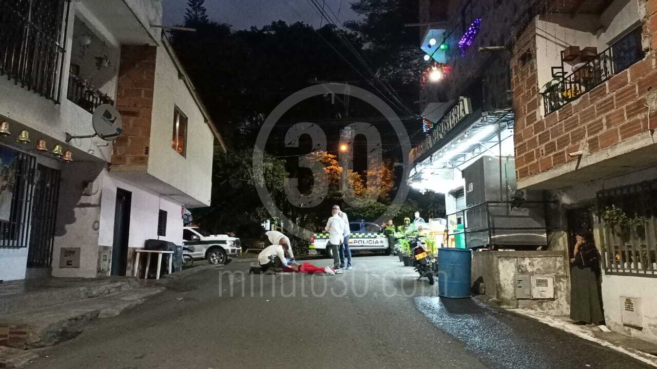 FOTOS Y VIDEO. En Belén Rincón asesinan a un hombre en plena vía publica 