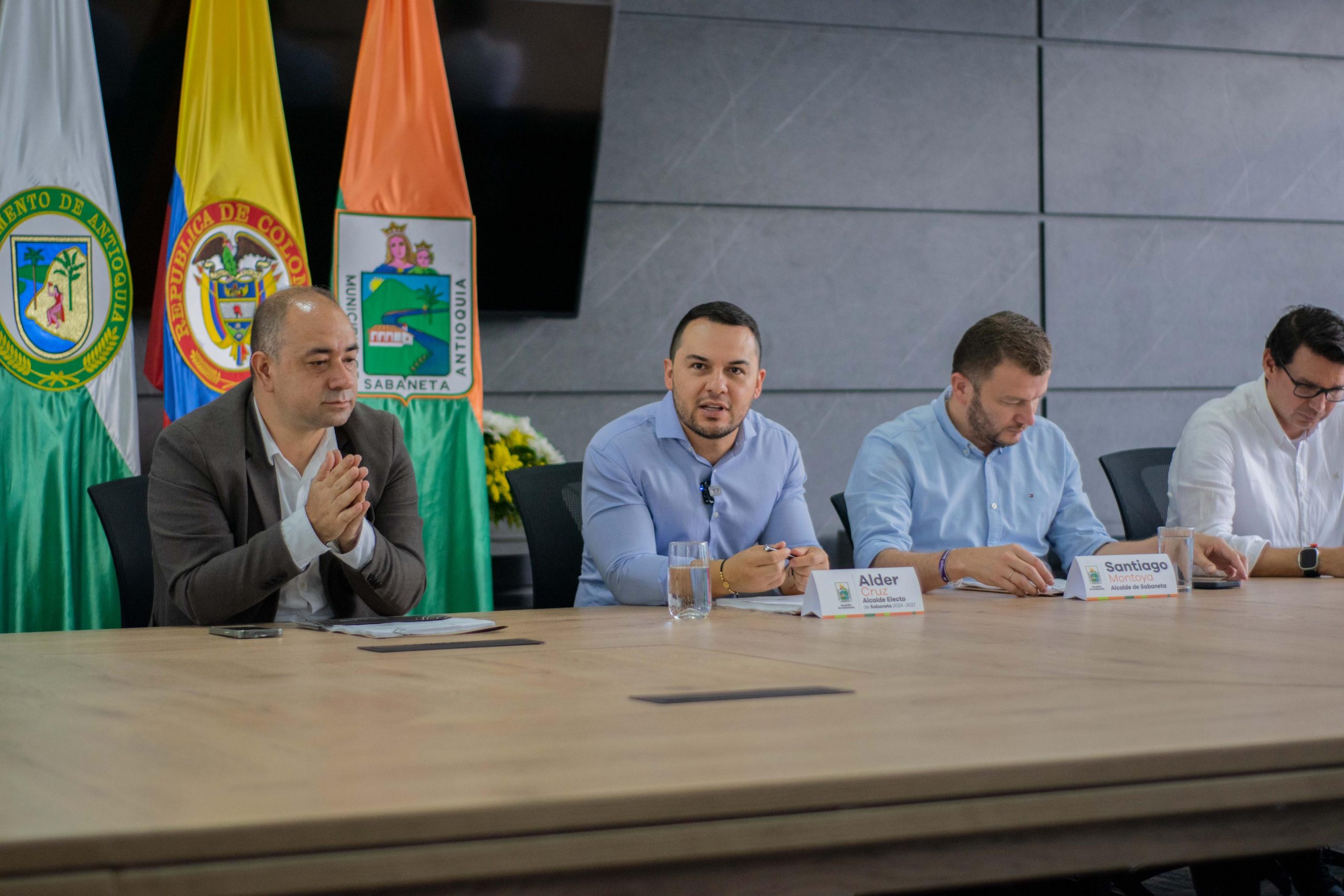 Cierra empalme en Alcaldía de Sabaneta