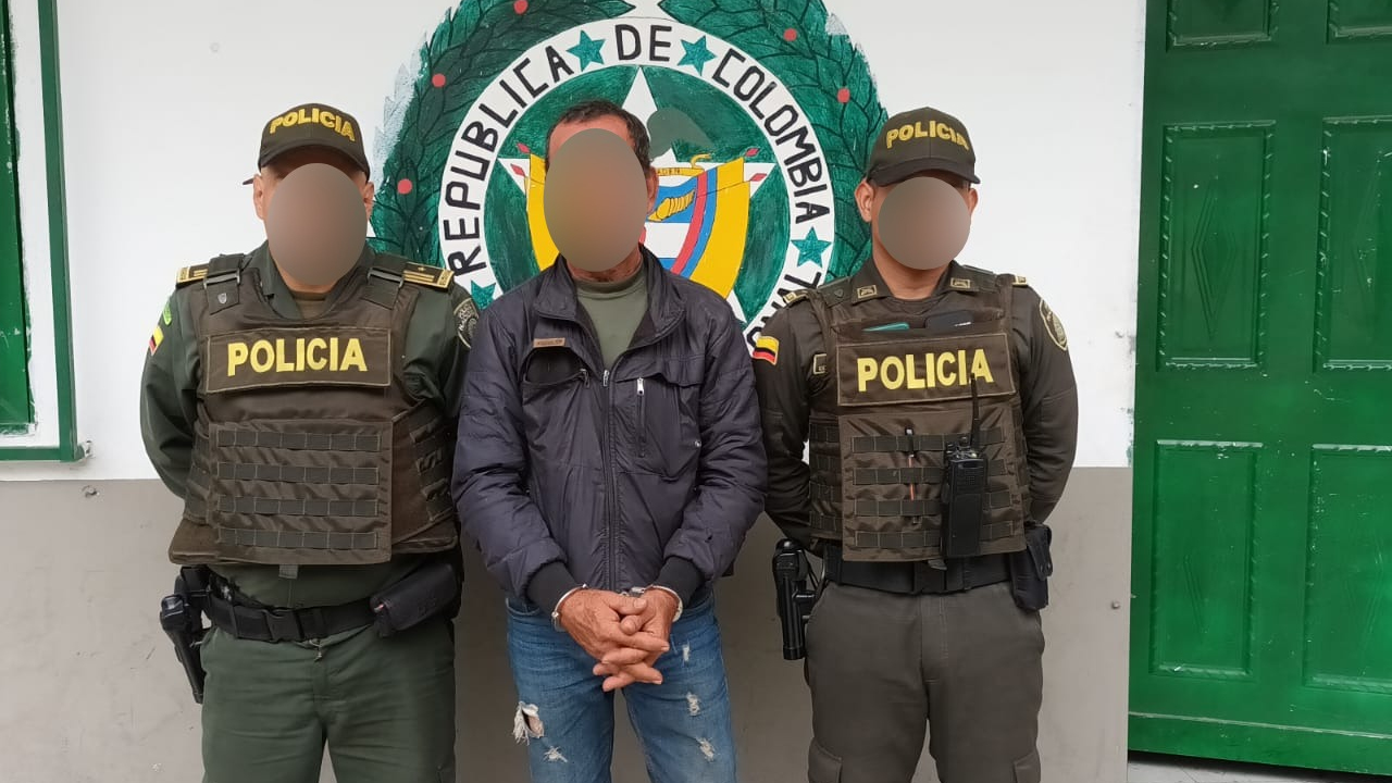 Un hombre de 54 años estaría abusando de una menor de 14 años y lo capturaron en el Chocó