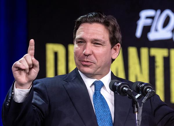 La junta del distrito de Disney nombrada por DeSantis critica a la anterior gestión