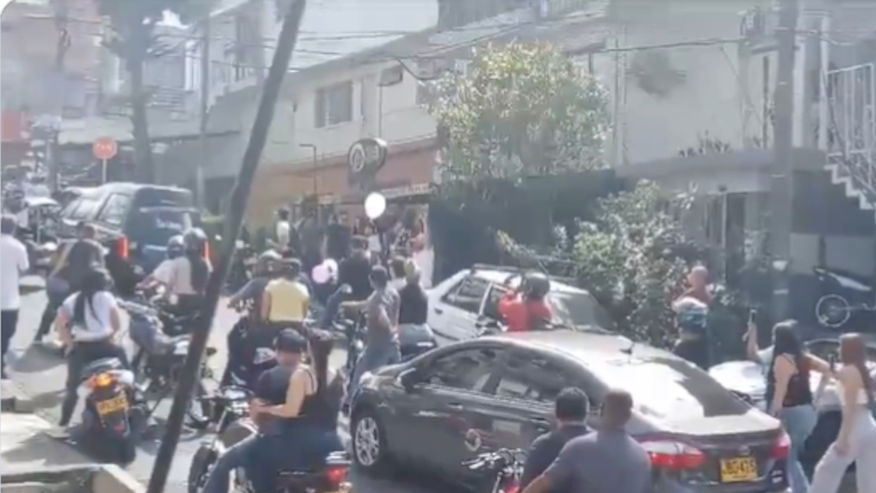 VIDEO. Con tristeza despiden a conductor que fue embestido por un alimentador del Metroplús en Medellín