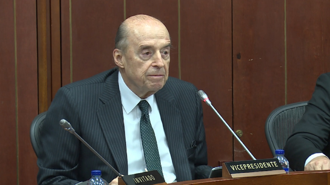 VIDEO. Insatisfacción en el Congreso por actitud agresiva del ministro Leiva