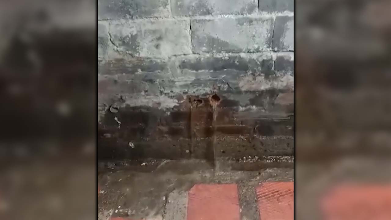 ¡Nadie les da respuesta! Mujer con fuga de agua por más de 20 días