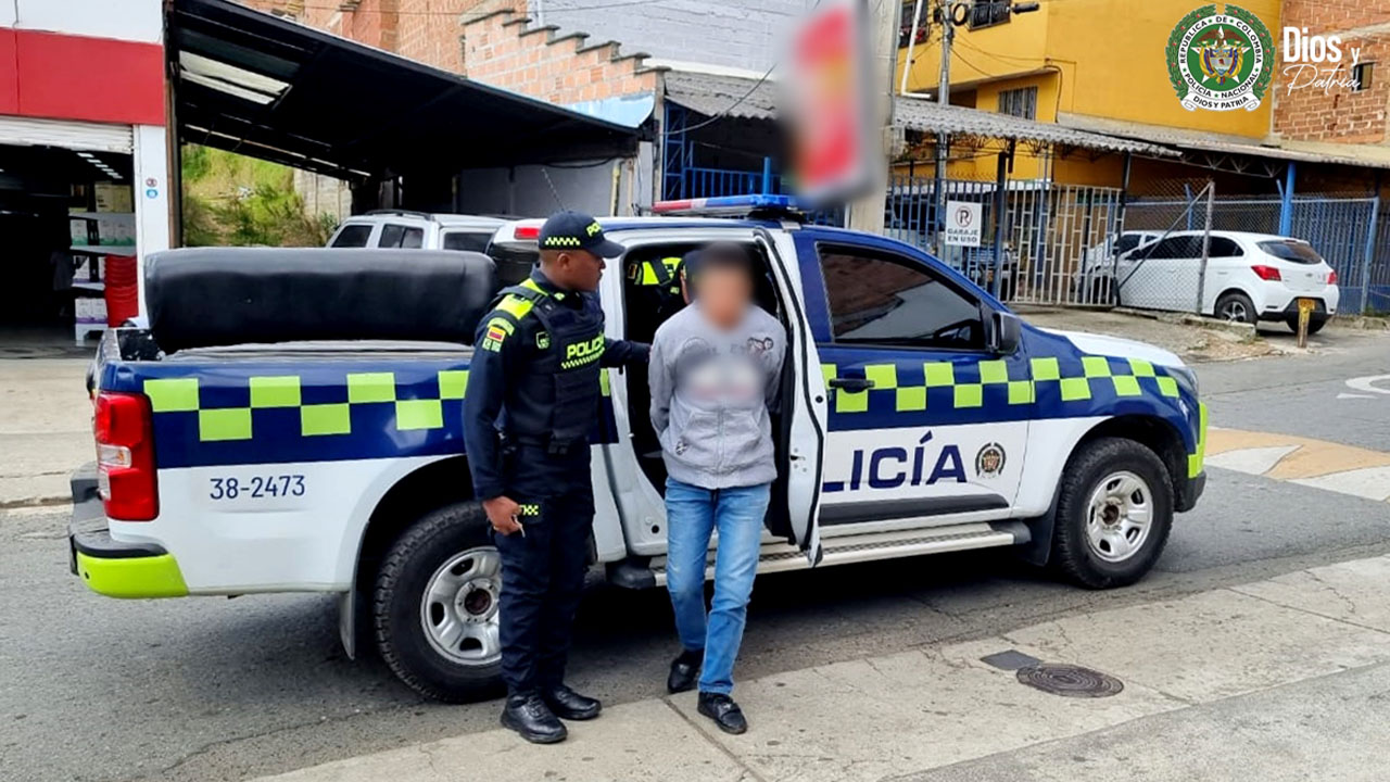 FOTOS Y VIDEO. Cogieron a ladrón con arma de fuego en San Pedro de los Milagros, iba a apoderarse de $30 millones 4 Cogieron a asaltante con arma de fuego en San Pedro de los Milagros, iba a apoderarse de $ 30 millones