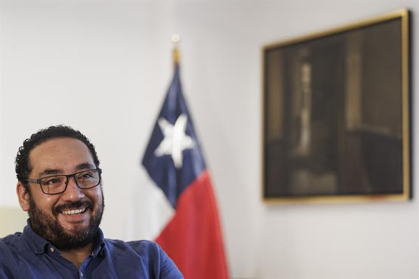 Ministro chileno: “hay que terminar con el lucro y el copago” en el sistema educativo