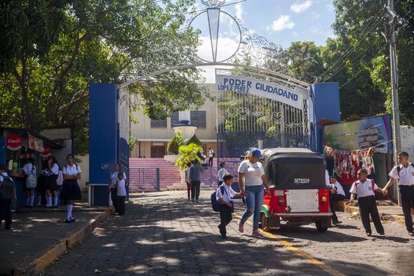 Inician las clases en Nicaragua con más de 1,8 millones de estudiantes de educación básica