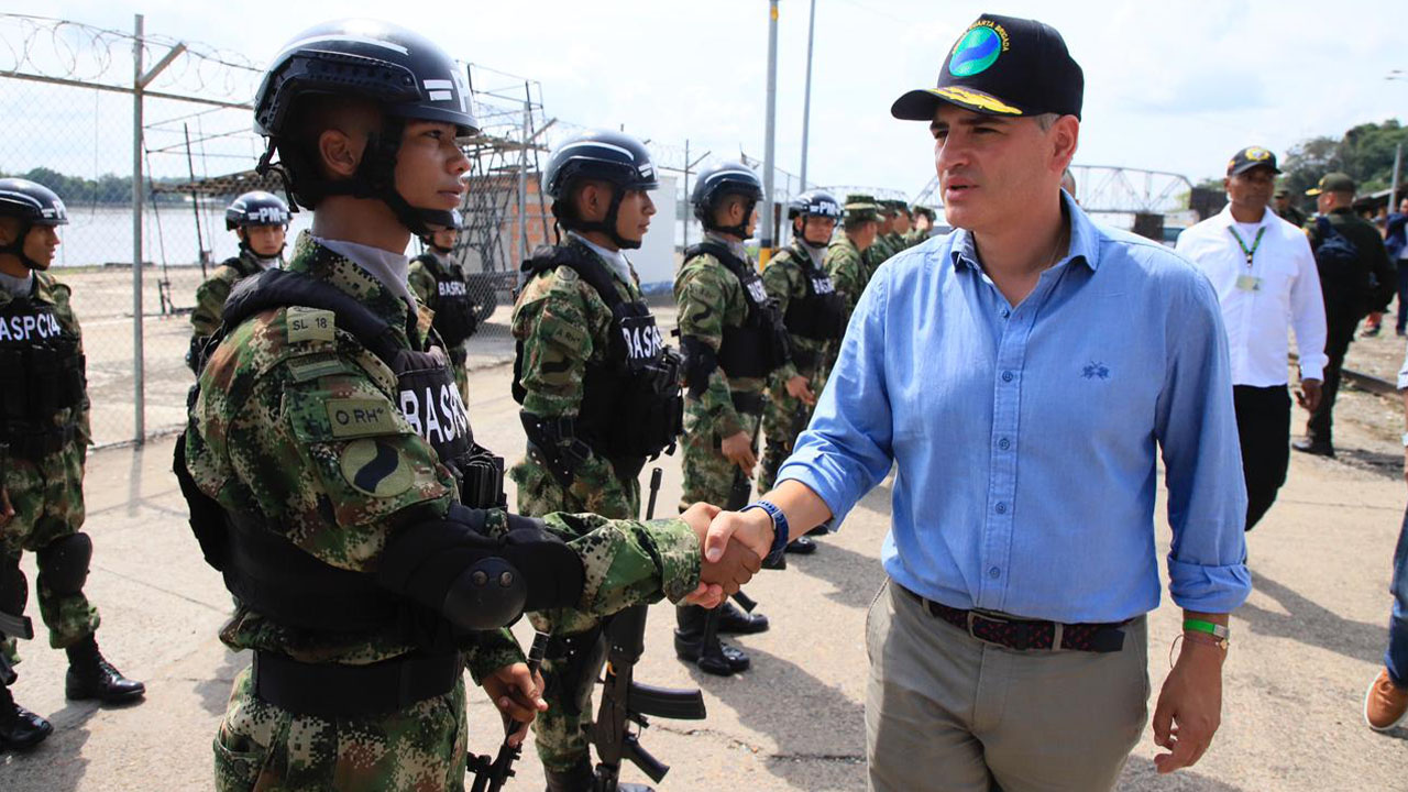 “$50 millones de recompensa”: Gobernador Andrés Julián Rendón tras atentado en Turbo