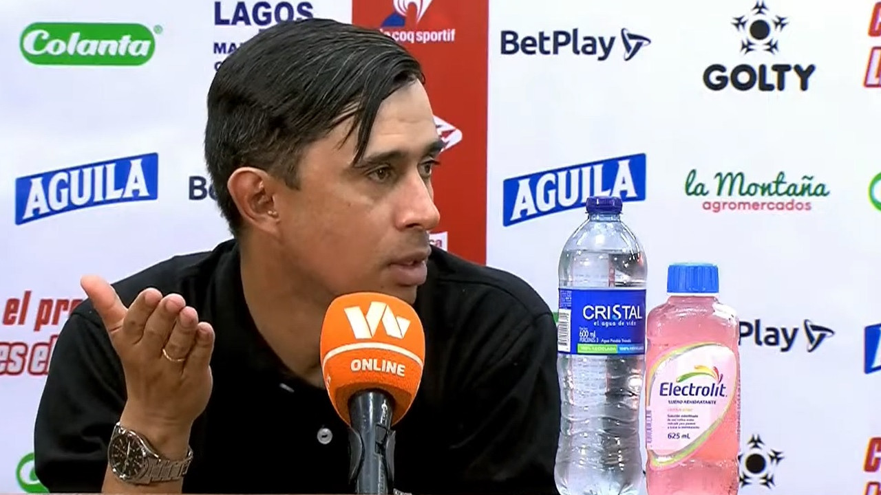 “Estoy avergonzado con la hinchada”: Jhon Bodmer, técnico de Atlético Nacional