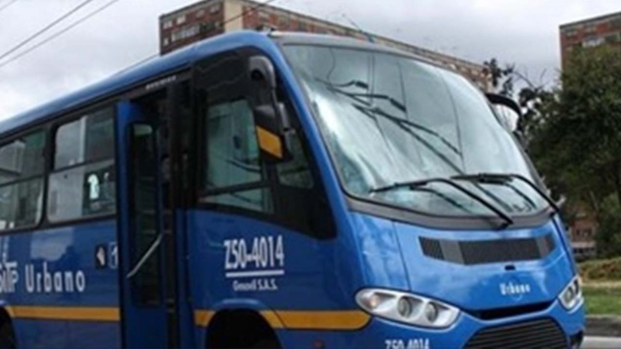 Madrugón con susto en Engativá: Pánico por paquete misterioso en bus del SITP