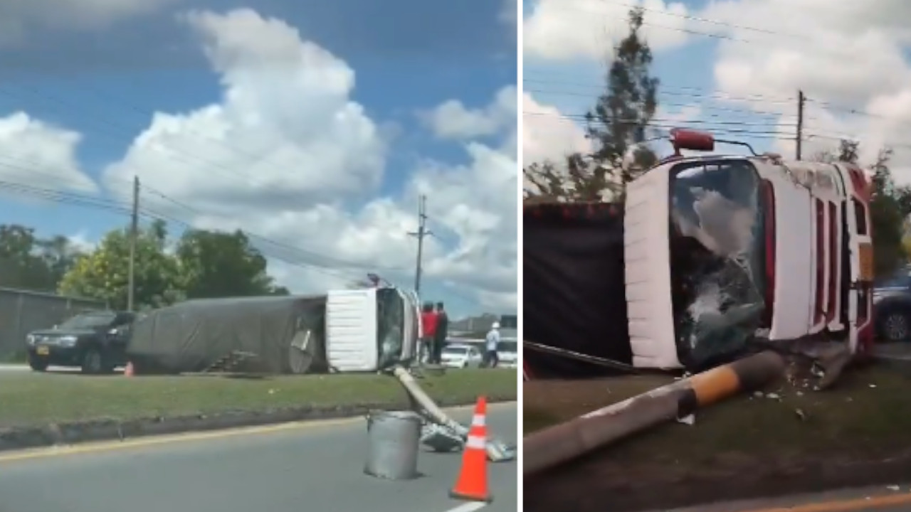Camión quedó de lado en la autopista Medellín-Bogotá