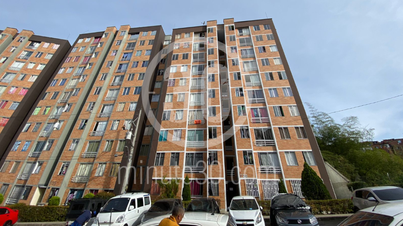 Cayó por accidente de un edificio en Robledo: joven falleció