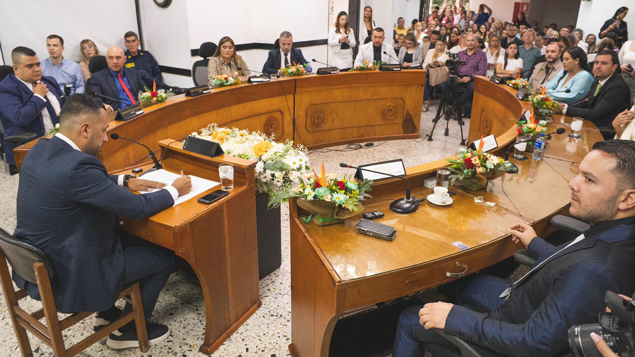 Alcalde Alder Cruz instaló el periodo de Sesiones Ordinarias del Concejo de Sabaneta