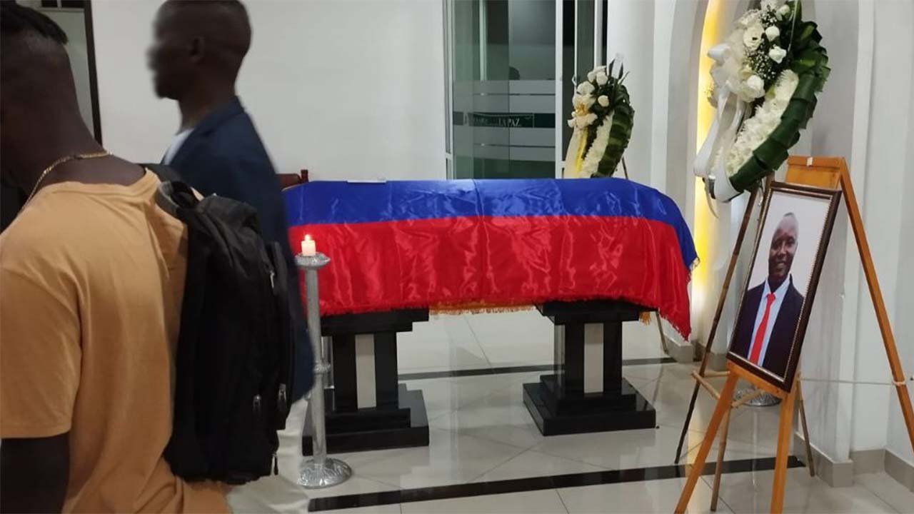 VIDEO. 'Desolador': Muchas personas participaron del sepelio colectivo de las víctimas de la tragedia en Chocó