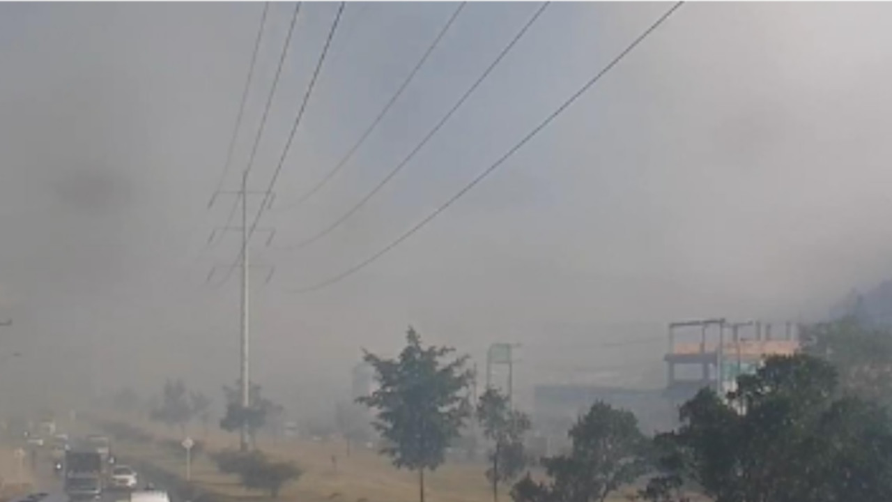 ¡Transite despacito! Incendio en Bogotá afecta visibilidad en Av. Boyacá sector Doña Juana