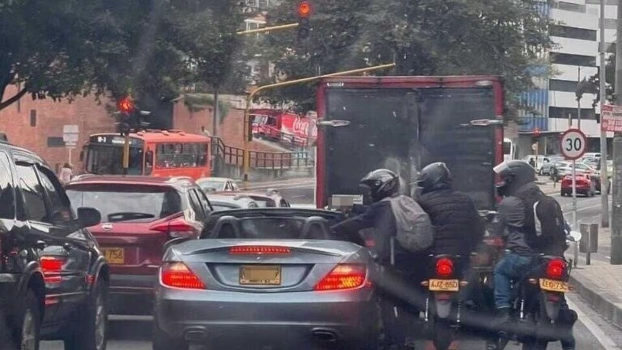 Momento exacto del millonario robo a Mercedes Benz en Bogotá
