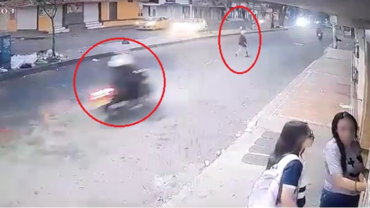 Una adulta mayor salió a botar la basura y murió al cruzar la calle