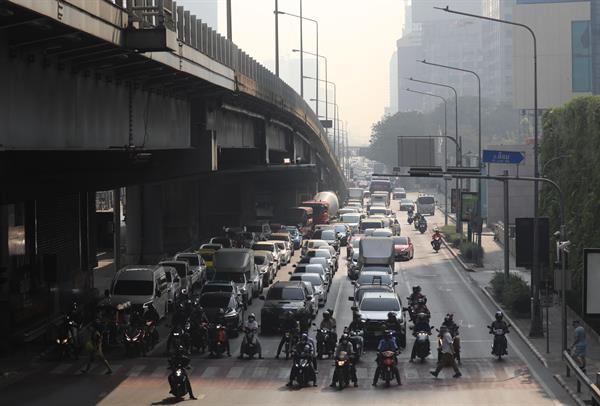 Bangkok ahogado por la contaminación, mientras el Parlamento tramita leyes para atajarla