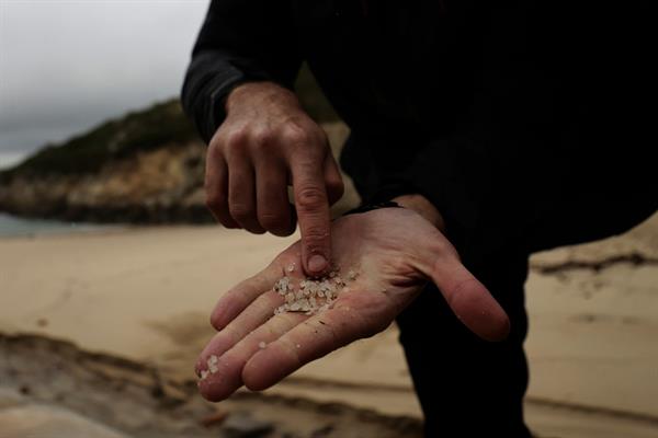 La contaminación por pellets en la costa norte española va ser física y química