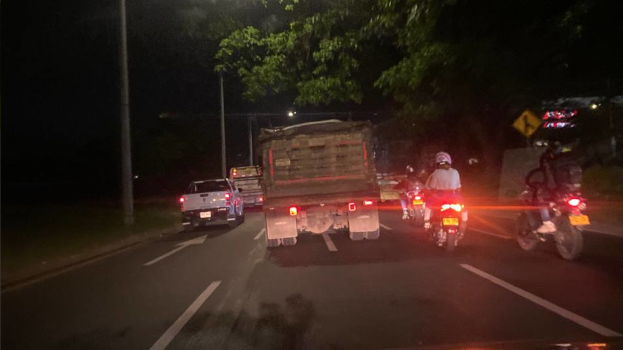Ya se habilitó el paso en la Avenida Regional, sentido sur- norte,  todavía hay taco