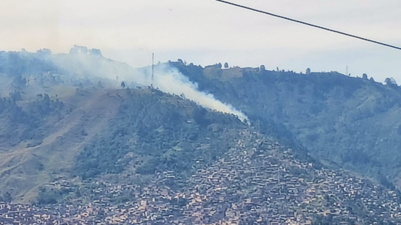Se reporta incendio en el cerro El Picacho de Medellín