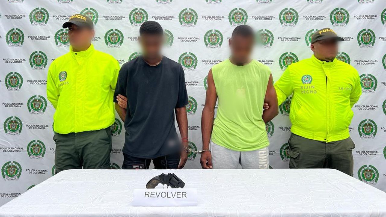 ¿Para dónde iban? En Quibdó capturan a dos jóvenes con un revolver