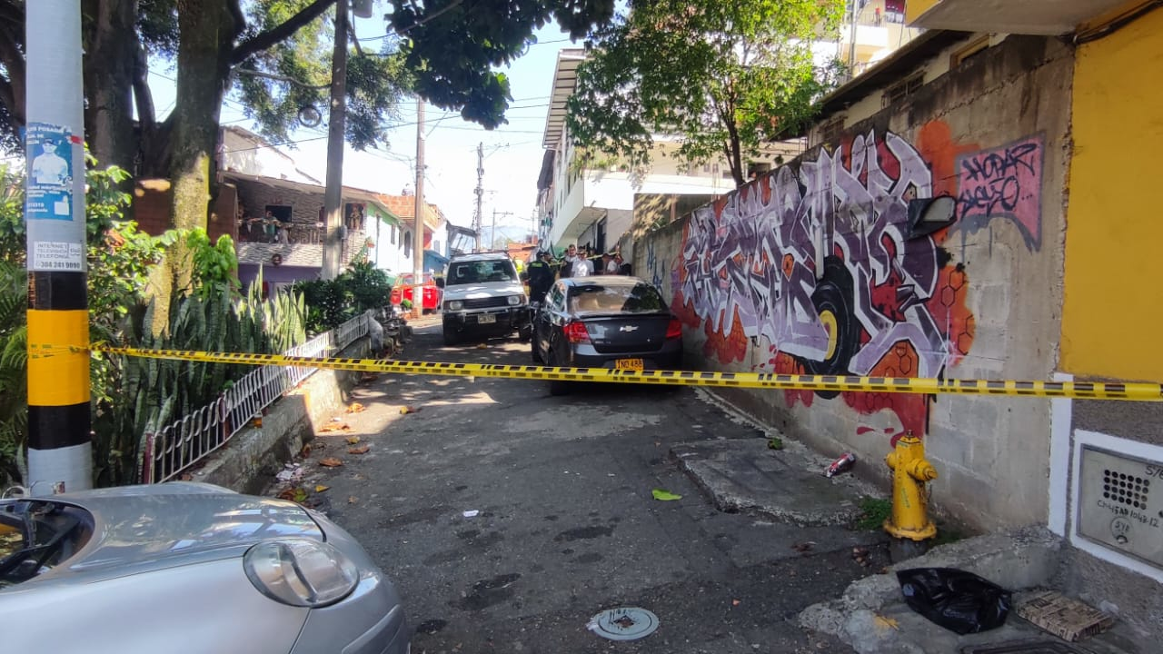 FOTOS. Un hombre iba en moto y lo bajaron a tiros en el Santa Cruz