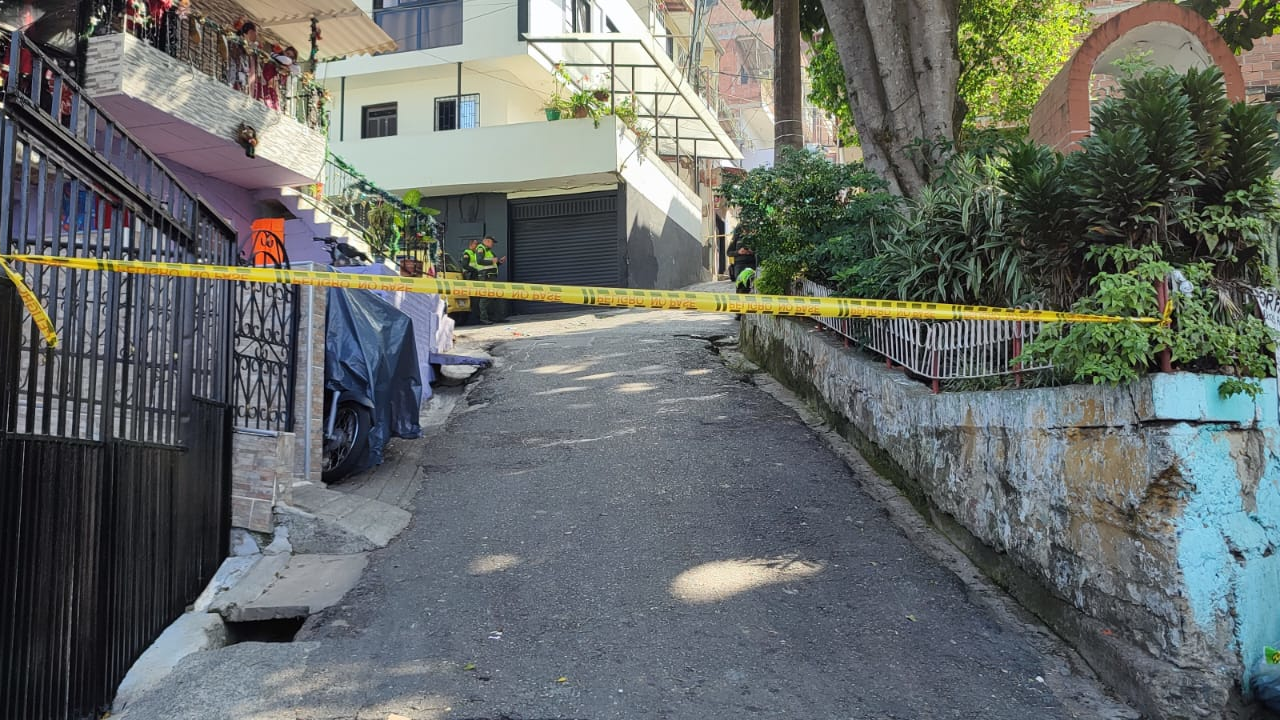 FOTOS. Un hombre iba en moto y lo bajaron a tiros en el Santa Cruz 