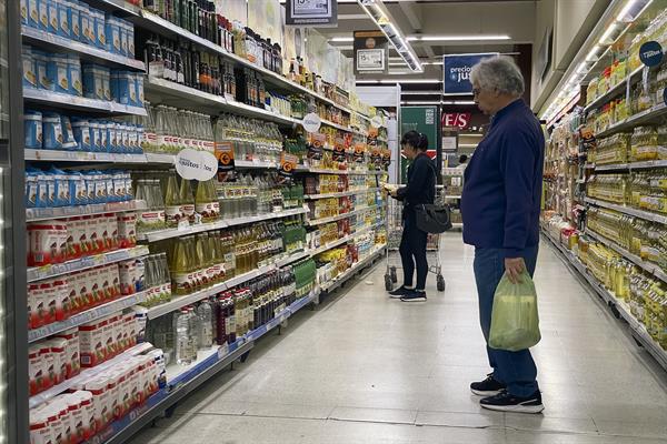 El consumo en Argentina se contrajo 1,7 % interanual en enero