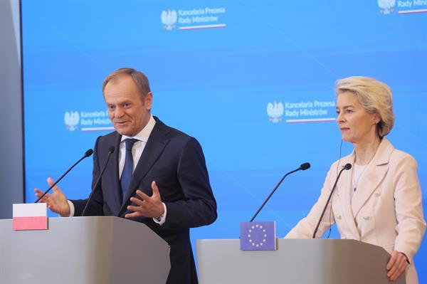 Von der Leyen expresa en Varsovia el apoyo a los agricultores polacos y Tusk pide más medidas
