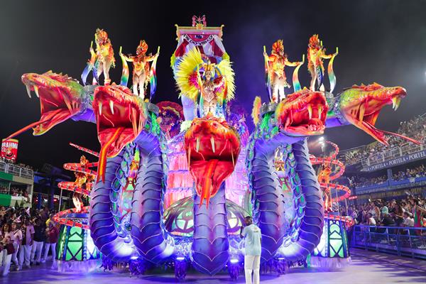 La escuela de samba Viradouro gana el título del Carnaval de Río de Janeiro en 2024