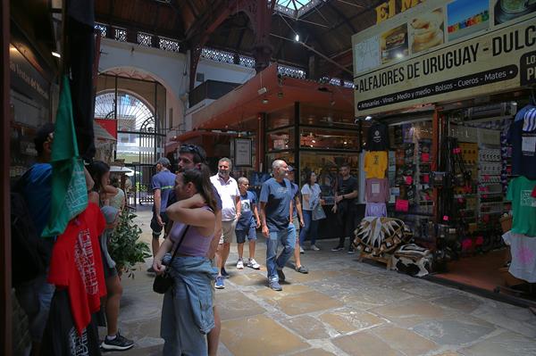 La actividad económica de Uruguay en 2023 fue un 3,6 % mayor que en 2019