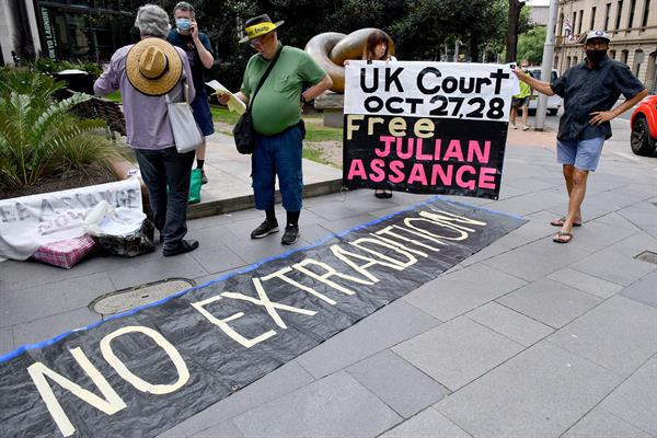 Mandatario australiano apoya una moción para pedir el fin del proceso legal contra Assange