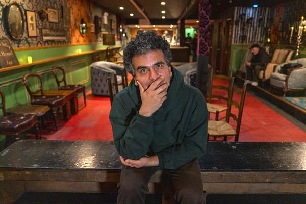 “Escuchar profundamente”, la máxima de Helado Negro con ‘Phasor’, su nuevo disco bilingüe