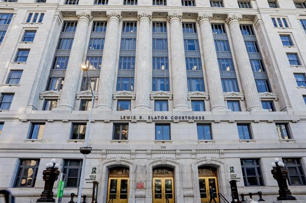 Arranca la audiencia en la que se estudia descalificar a la fiscal que investiga a Trump