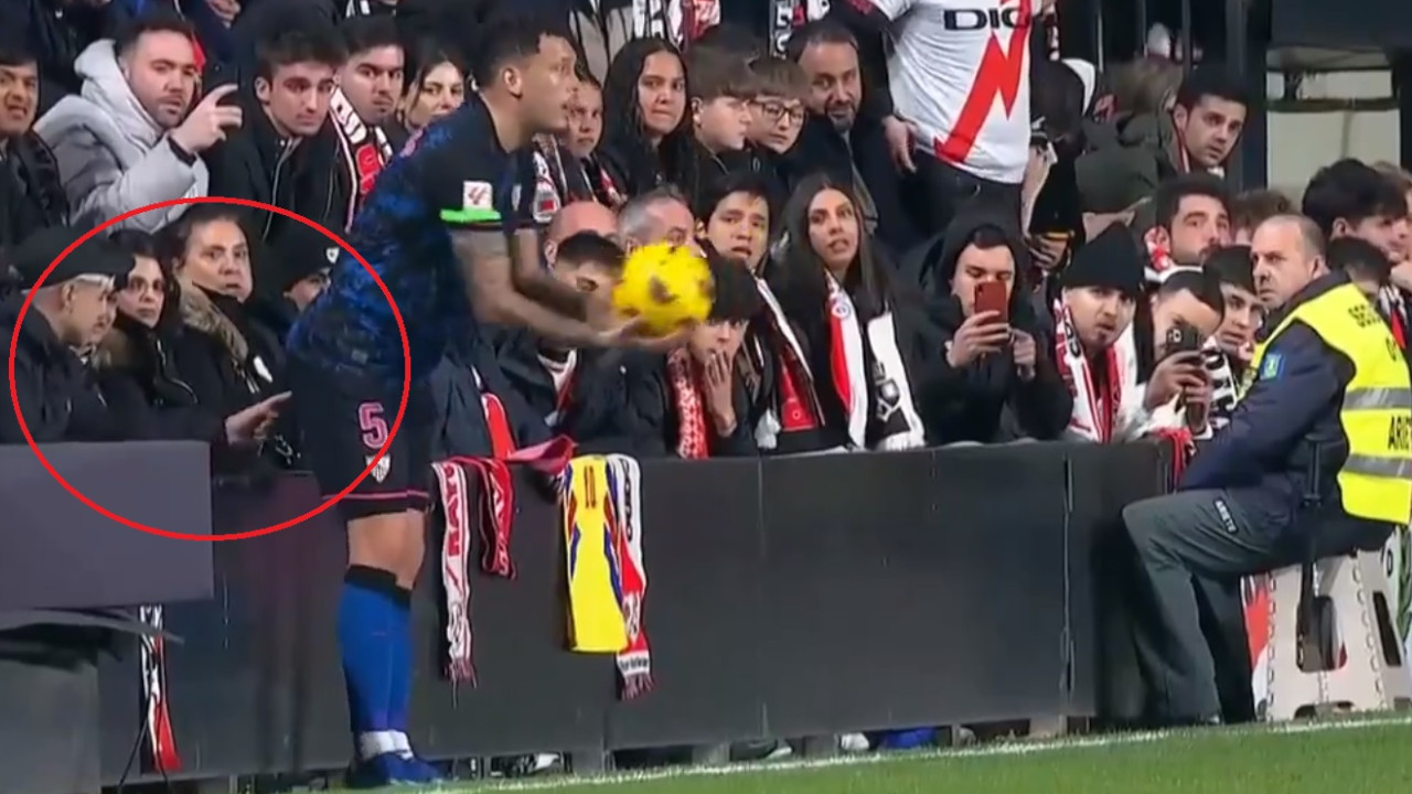 A jugador del Sevilla le metieron un dedo en el trasero