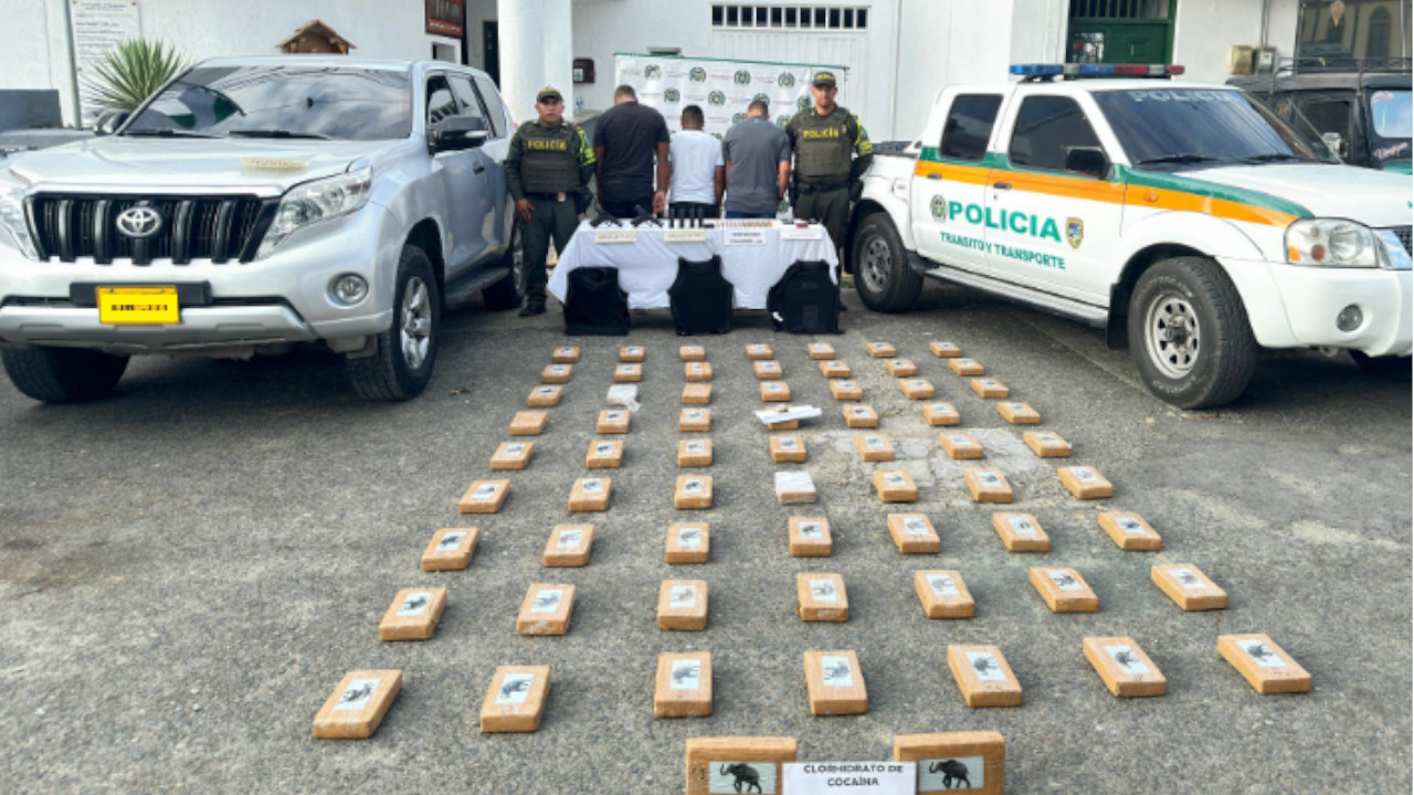 Camioneta de la UNP transportaba droga en el Valle del Cauca portada