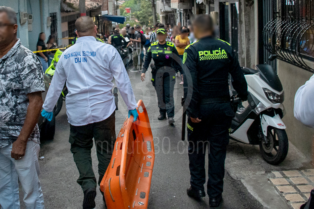Mujer asesinada en Belén: rastros de sangre en el inquilinato