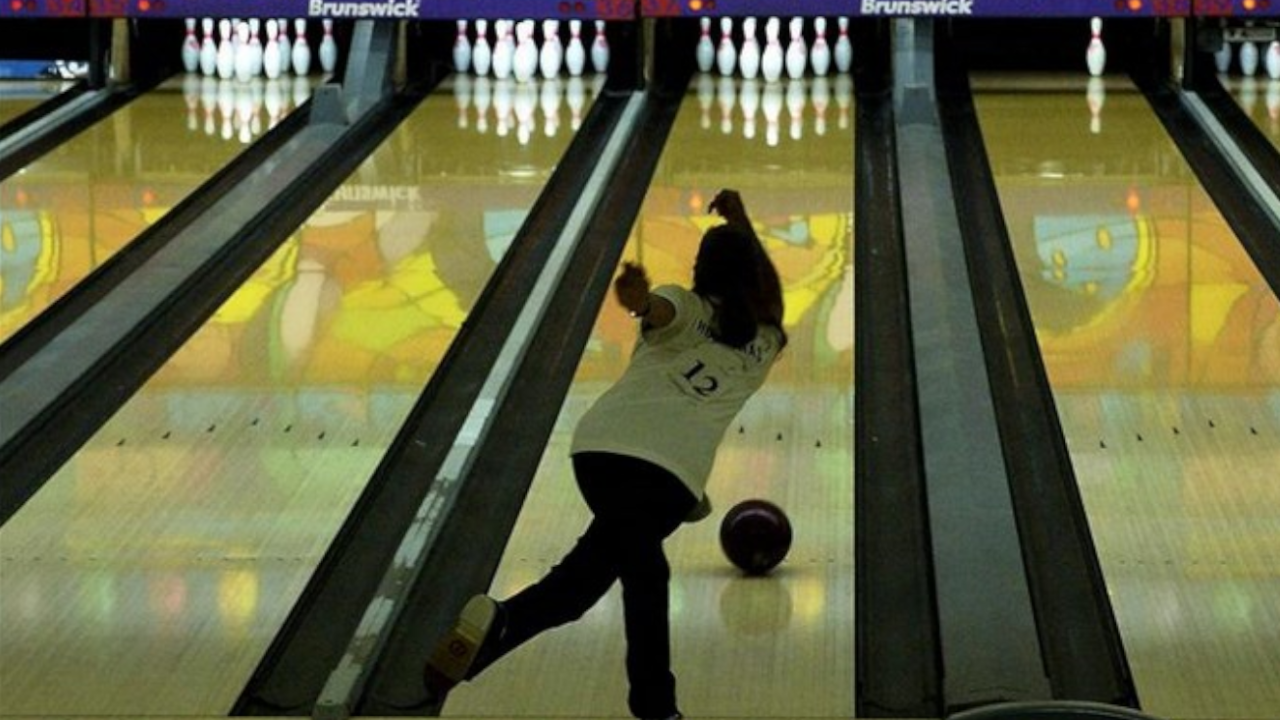 Exentrenador de la liga de bolos acusado de acoso sexual