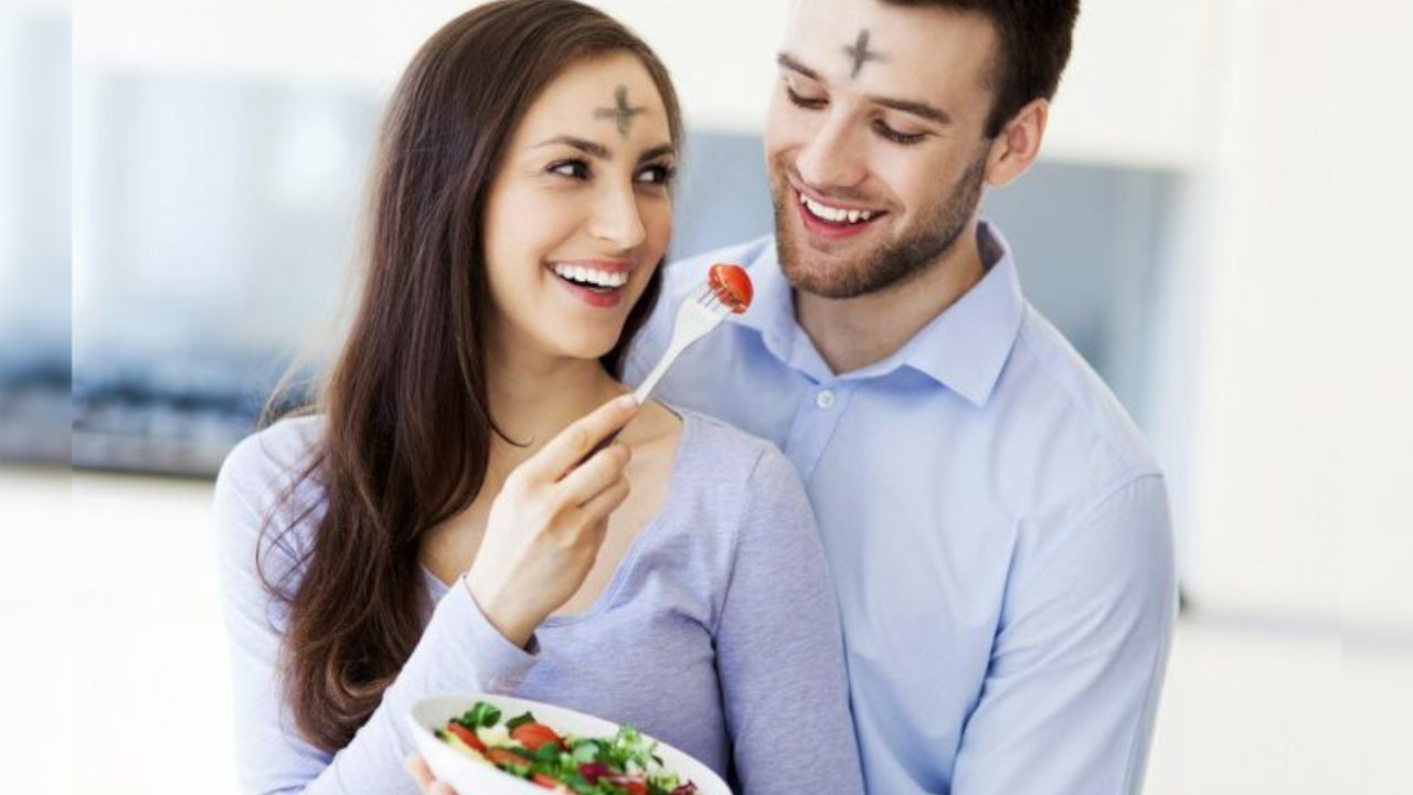 Hoy unos celebran San Valentín y otros el Miércoles de Ceniza
