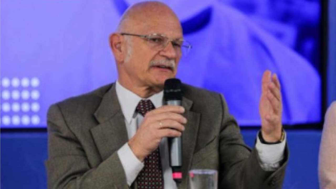 Francisco Rossi asume como director del Invima